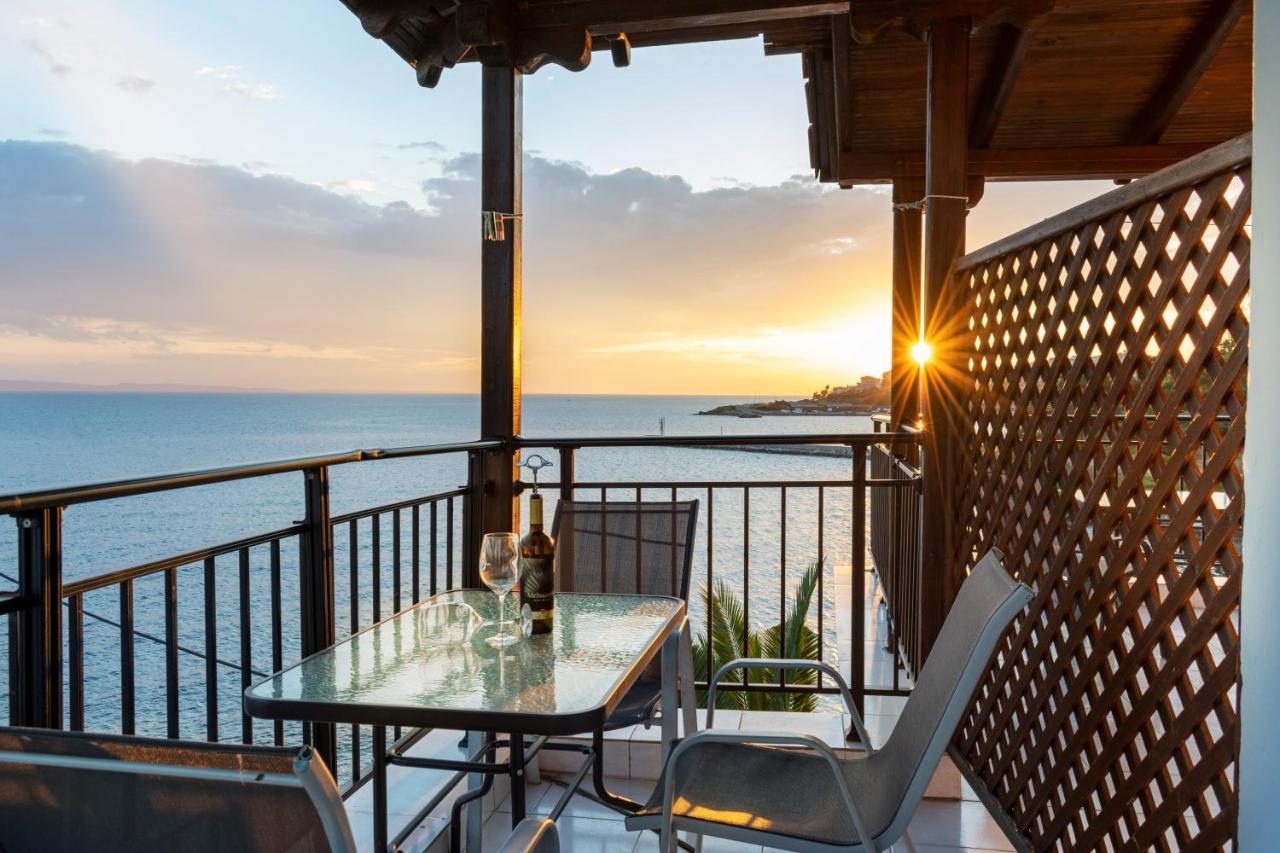 Magda Rooms "Sea View" Neos Marmaras Esterno foto